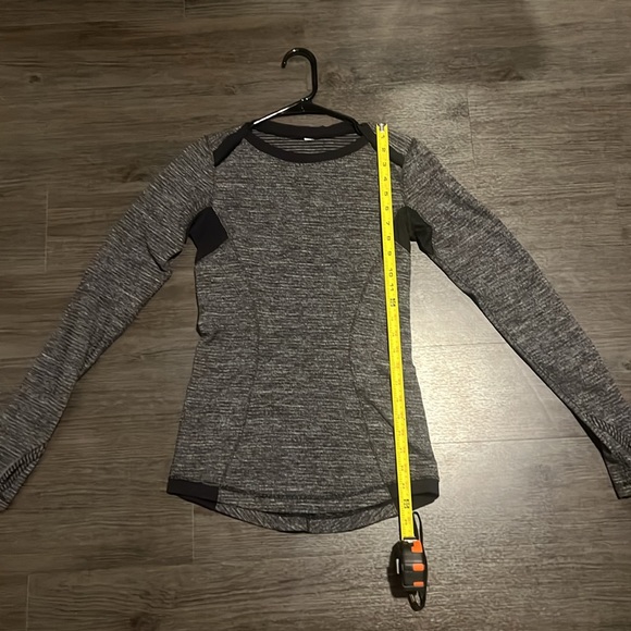 Lululemon Base Runner Long Sleeve- Heathered Black/ Black - Women’s Small - Picture 13 of 13